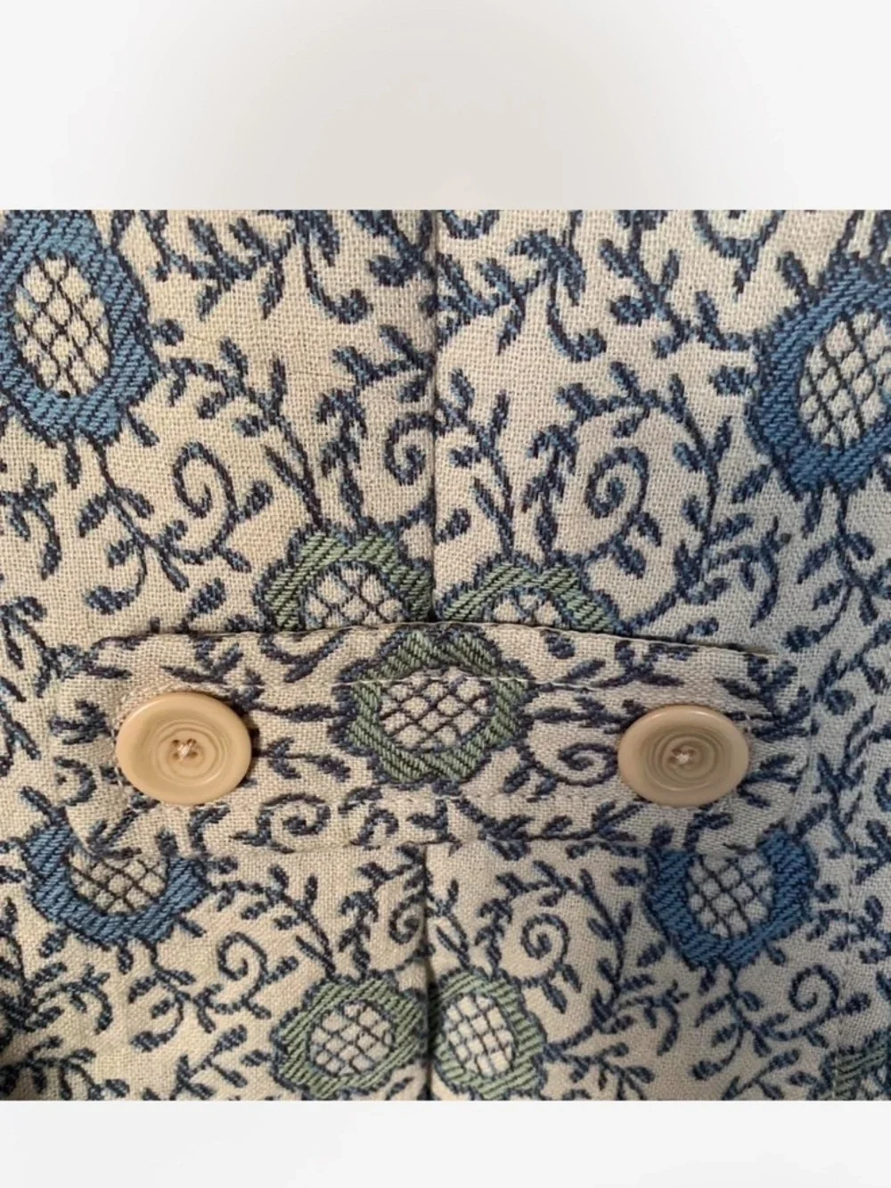 Classy with Boho Flair LOFT Beige Floral Jacquard Cropped Jacket size 8P - Picture 7 of 8